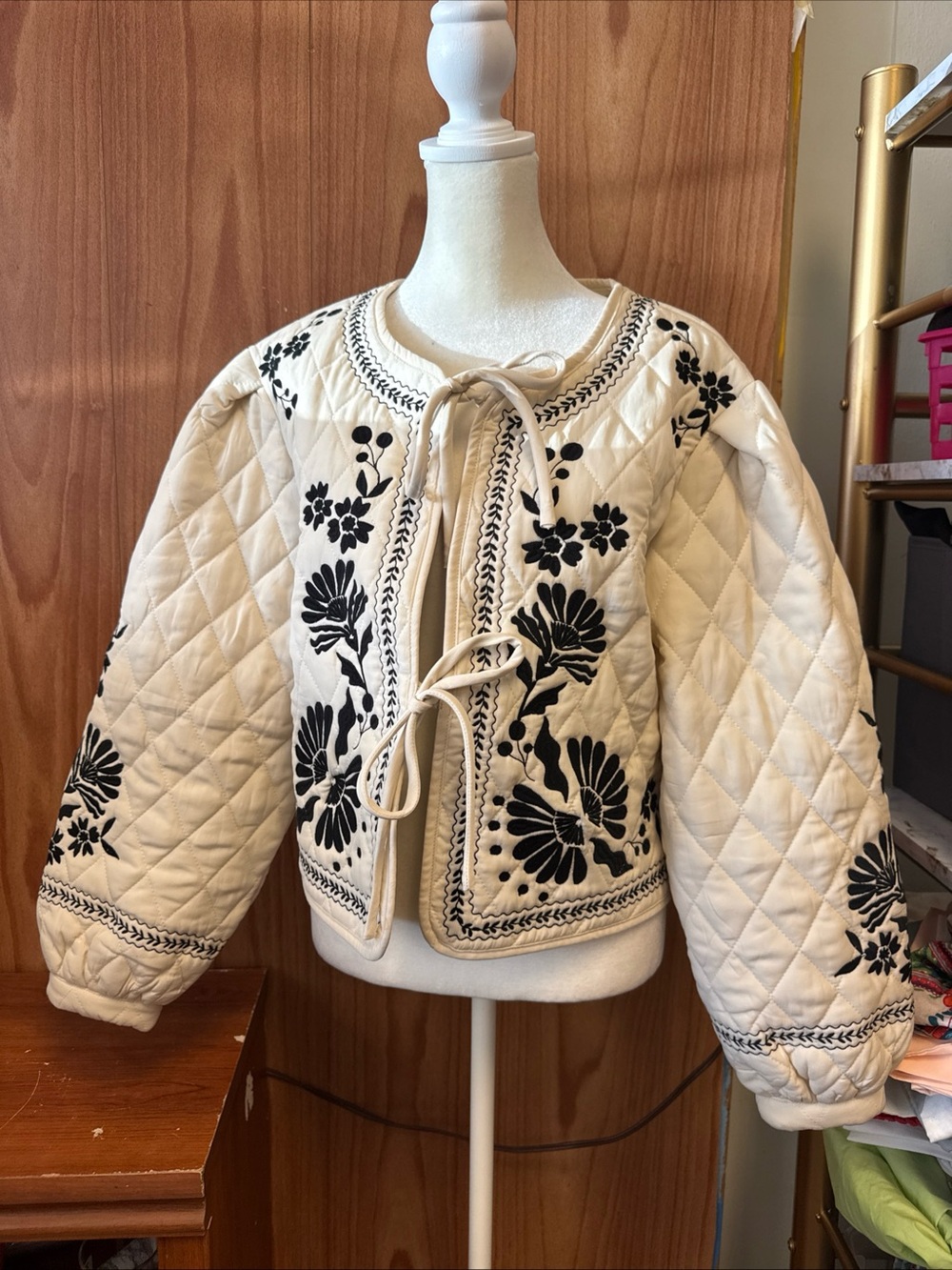 Mable ANTHROPOLOGIE Cream Back Floral Embroidered Crop Coat S Small Boho